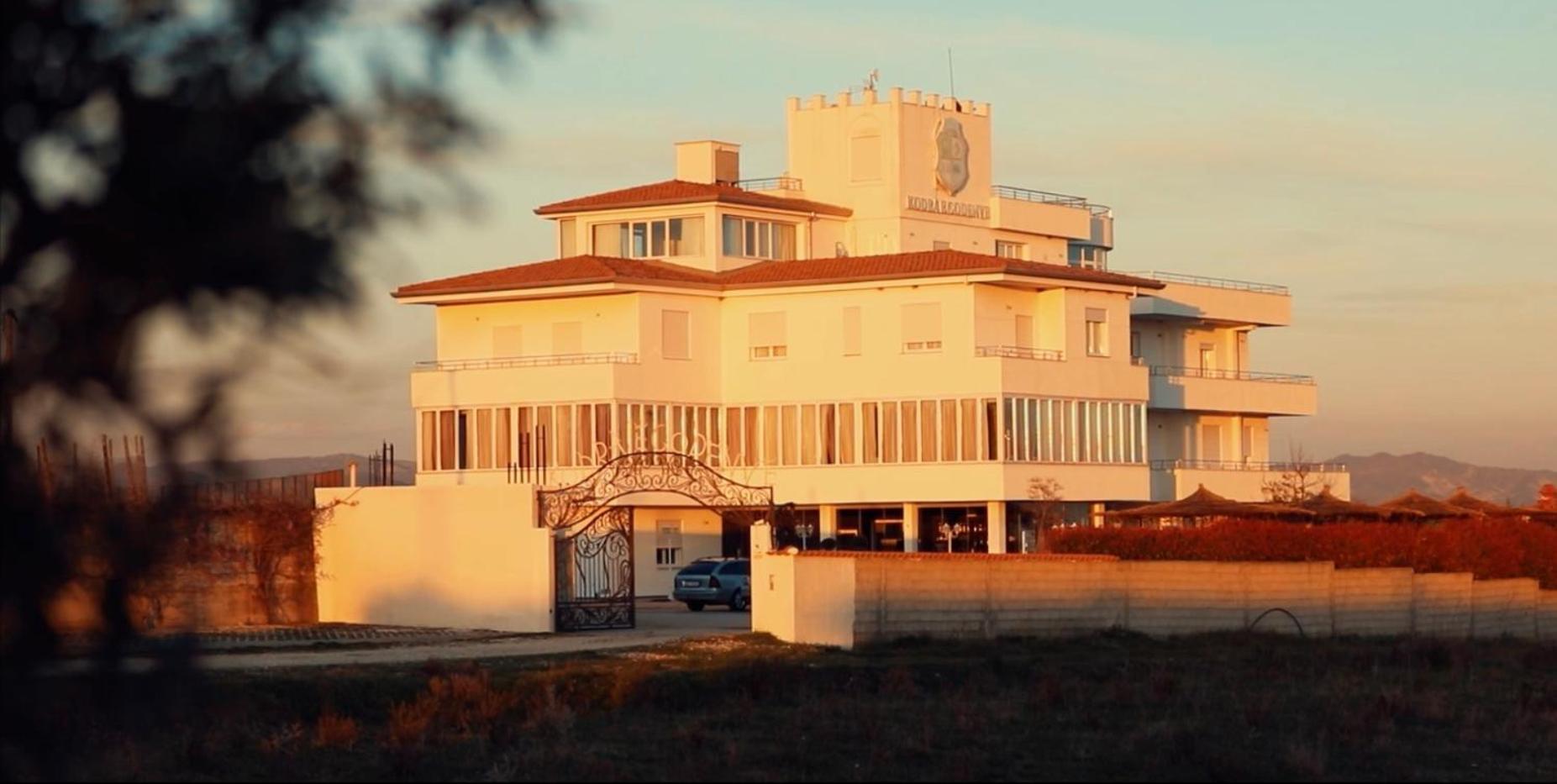 Kodra E Godenve Hotel Vile-Ballaj Buitenkant foto