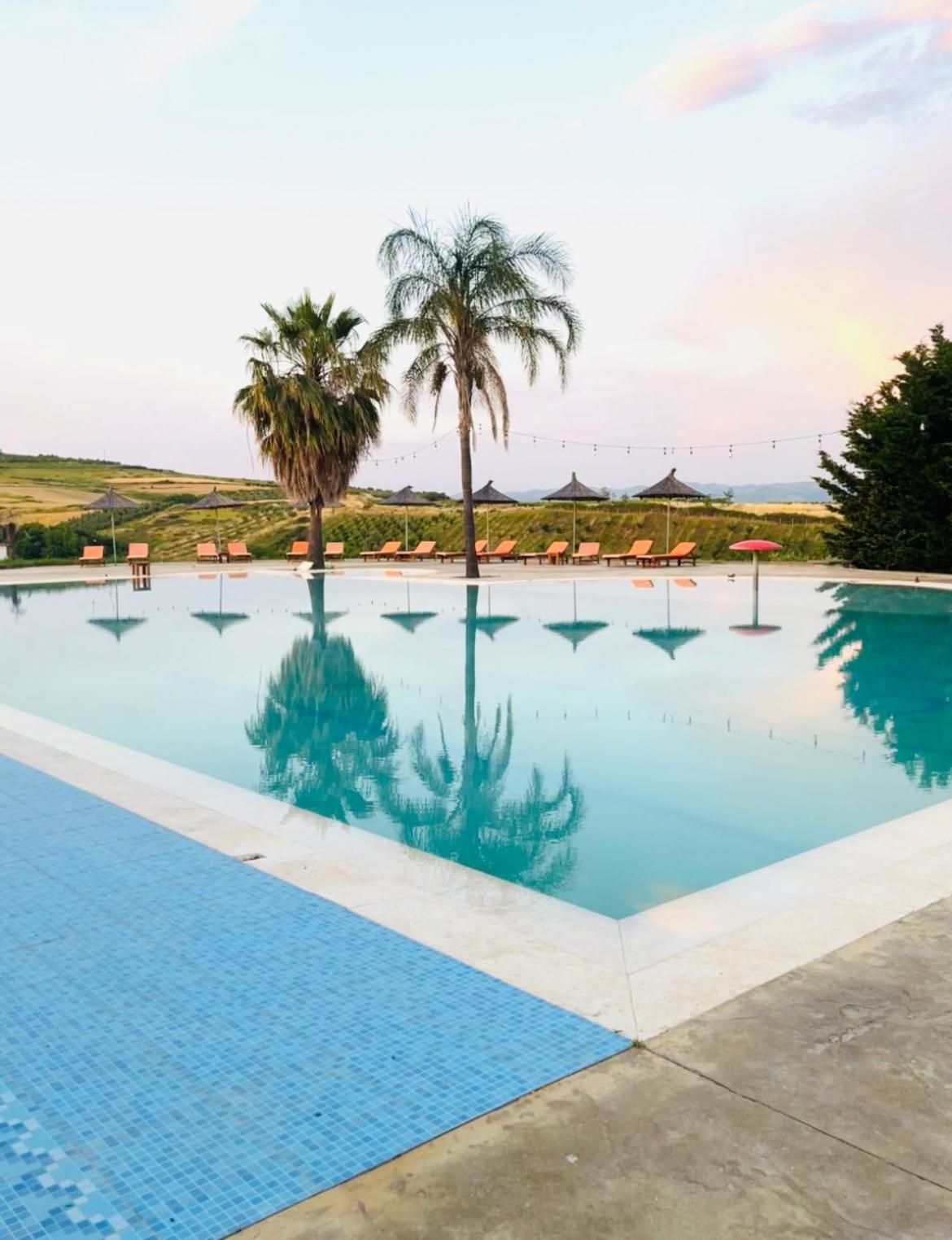 Kodra E Godenve Hotel Vile-Ballaj Buitenkant foto