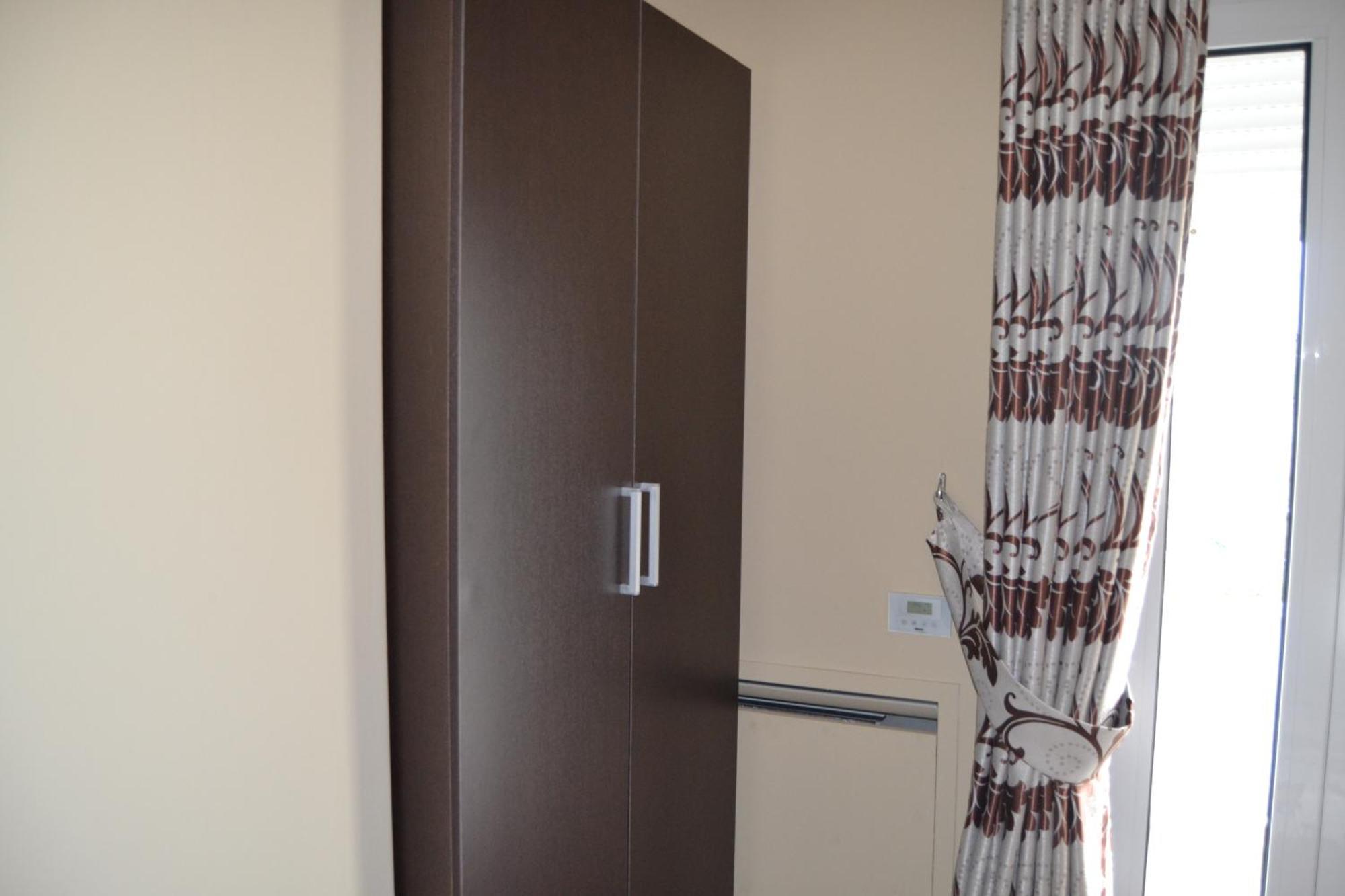Kodra E Godenve Hotel Vile-Ballaj Kamer foto