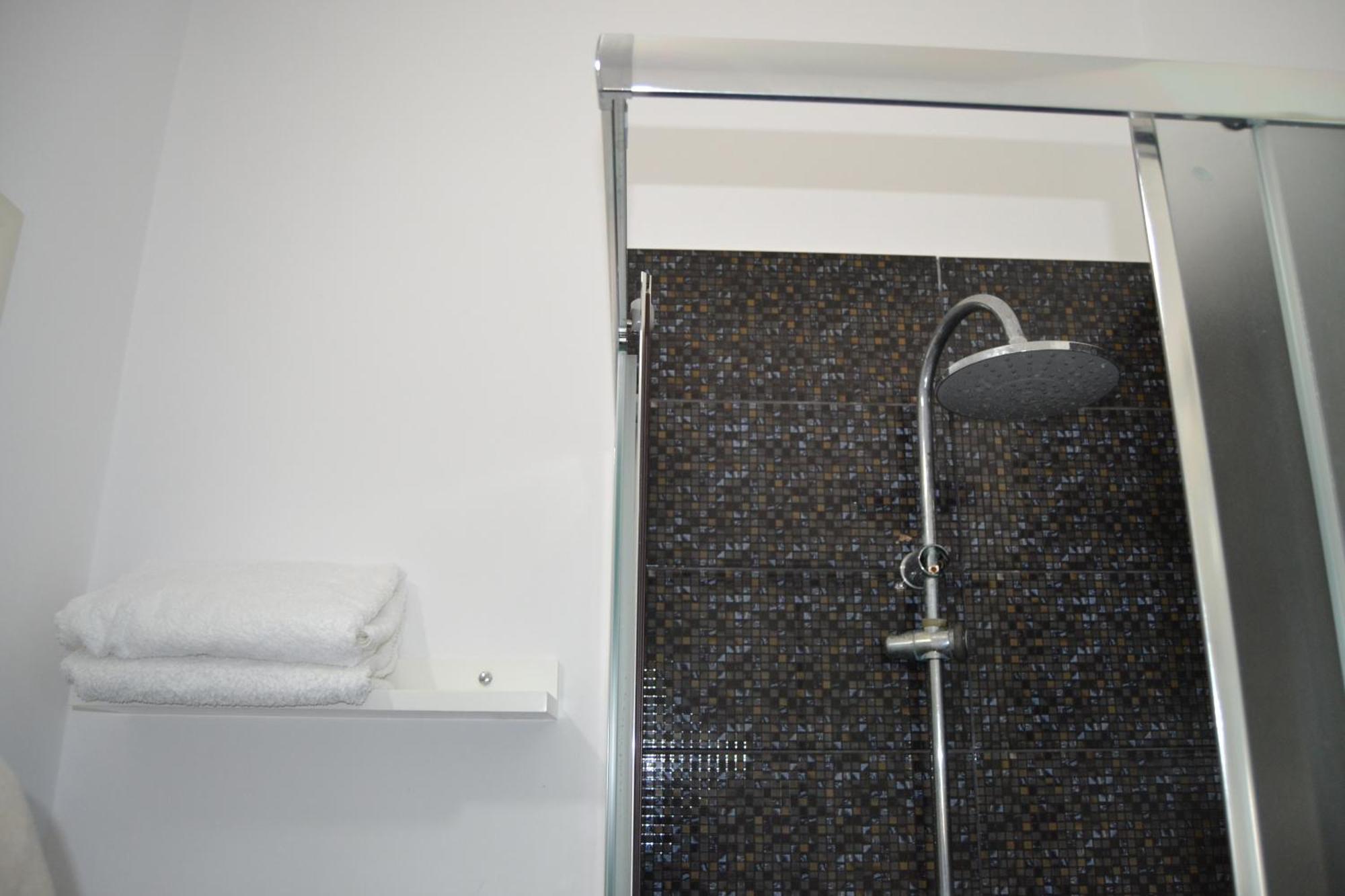 Kodra E Godenve Hotel Vile-Ballaj Kamer foto